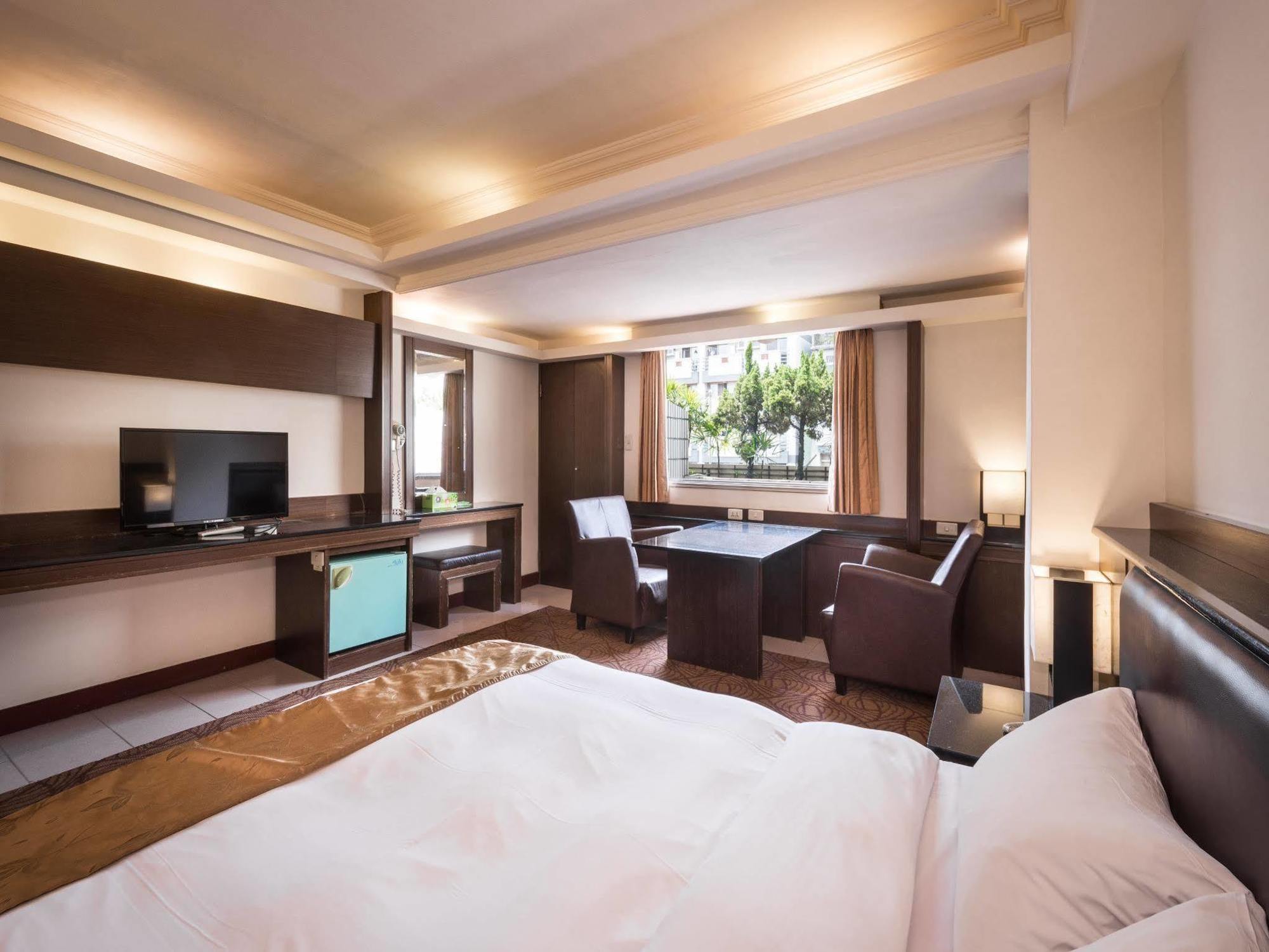 The Enterpriser Hotel Taichung Exterior foto